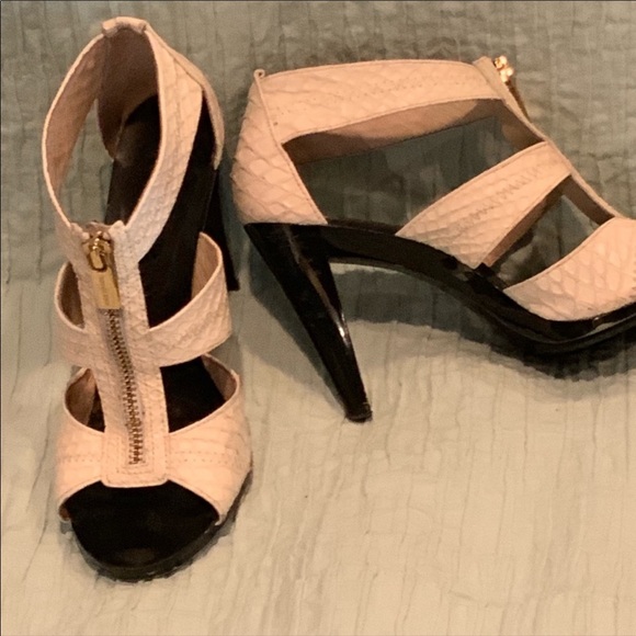 Michael Kors nude snakeskin zip up heels 3 3/4 EUC - Picture 2 of 6